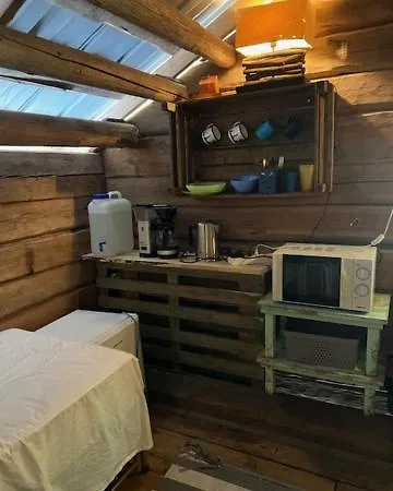 Farm stay Elaemyksellinen Majoitus Aitassa